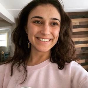 Meet your Posher, Adriana